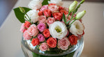 Load image into Gallery viewer, Spray Roses with White Lisianthus in Fish Bowl
