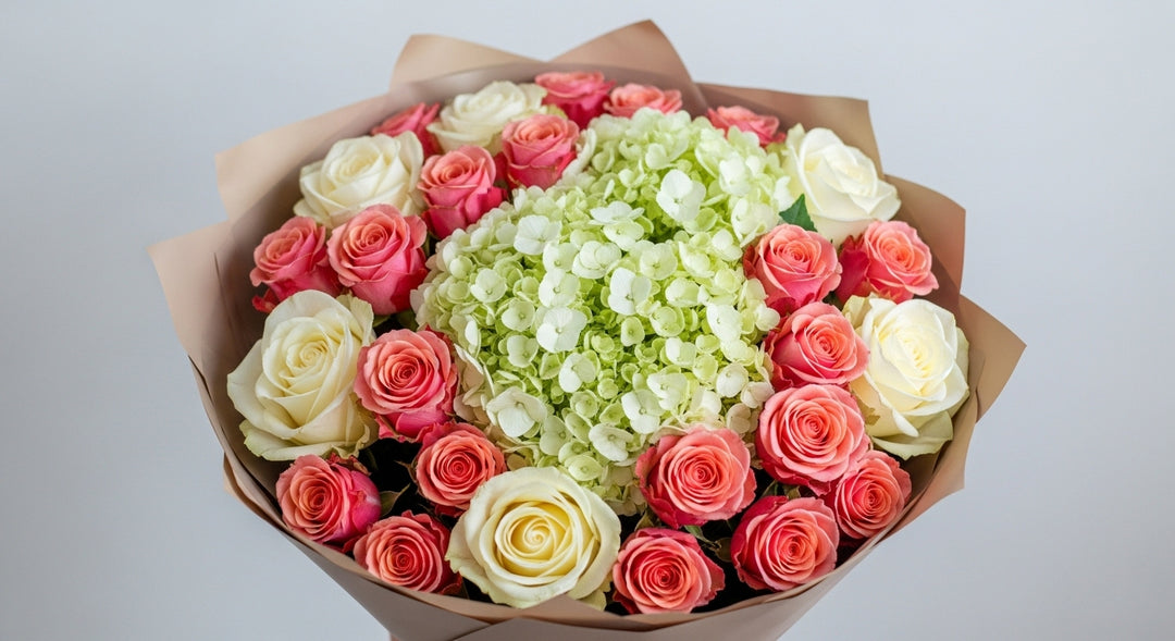 Appealing Roses N Hydrangea Bouquet